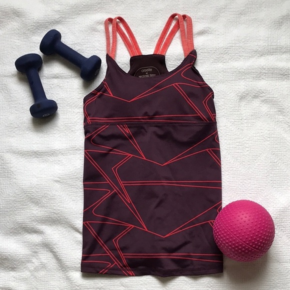 oiselle Tops - Oiselle Built-in bra Shimmel Top in Burgen NWOT